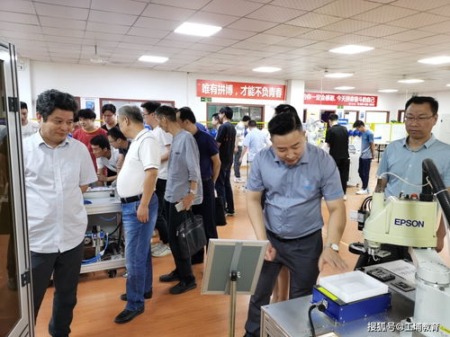 熱烈歡迎常州技師學院校領(lǐng)導及紅河啟智教育投資集團蒞臨我校開展教育投資咨詢